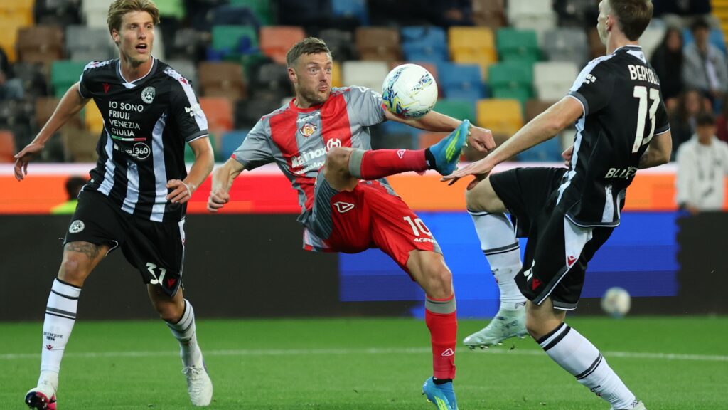 On the verge of turning forty: Vardy signs for a new English club - Goal.com