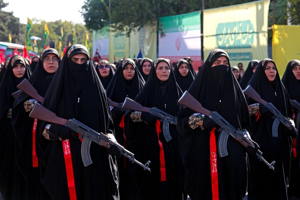 Hundreds of thousands attend Iran’s biggest pro-regime rally since war began - The Independent