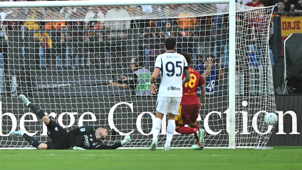 Roma-Inter, the live refereeing watch: Kone’s goal awarded after a VAR check. Lautaro asks for a penalty. Thuram swings an arm at Balerdi, Roma protests - Goal.com