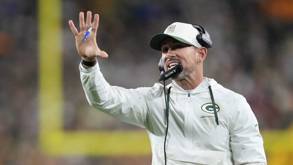 Packers Coach Matt LaFleur Under Serious Fire After Falcons Flop - heavy.com