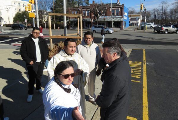 Priest witnesses ICE arrests unfold outside Morristown church - morristowngreen.com