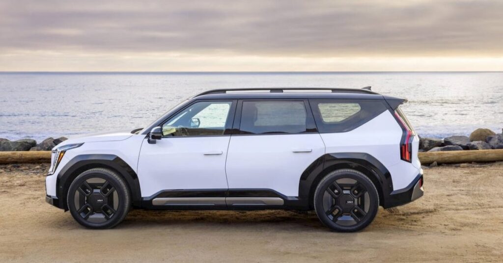 Kia is offering big discounts on the EV9, with over $15,000 off at some dealers - Electrek