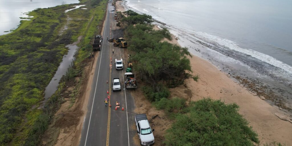 Repairs underway on North Kihei Rd. following Hurricane Lowell damage - hawaiinewsnow.com