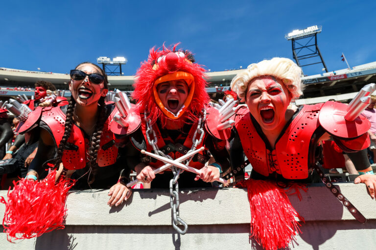 Defense powers Bulldogs past Sooners during SEC home opener - UGA Today