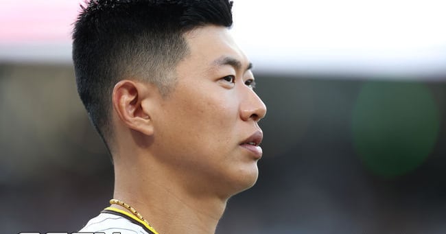 Padres Edge Diamondbacks 10-7 in High-Scoring Offensive Battle - 조선일보