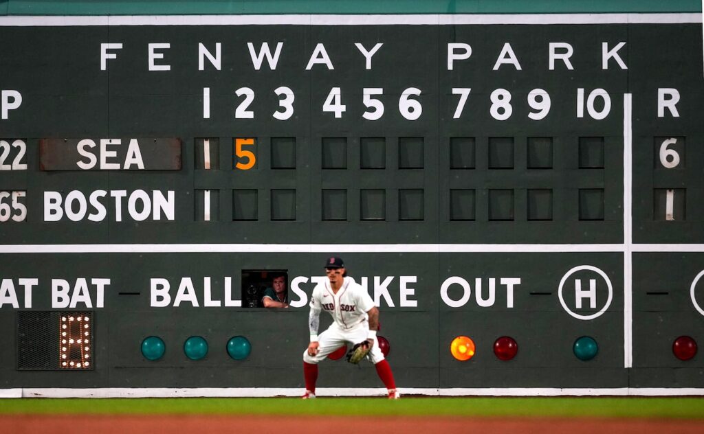 Mariners spoil Jedixson Paez’s team debut with early onslaught in win over Red Sox at Fenway Park - bostonglobe.com