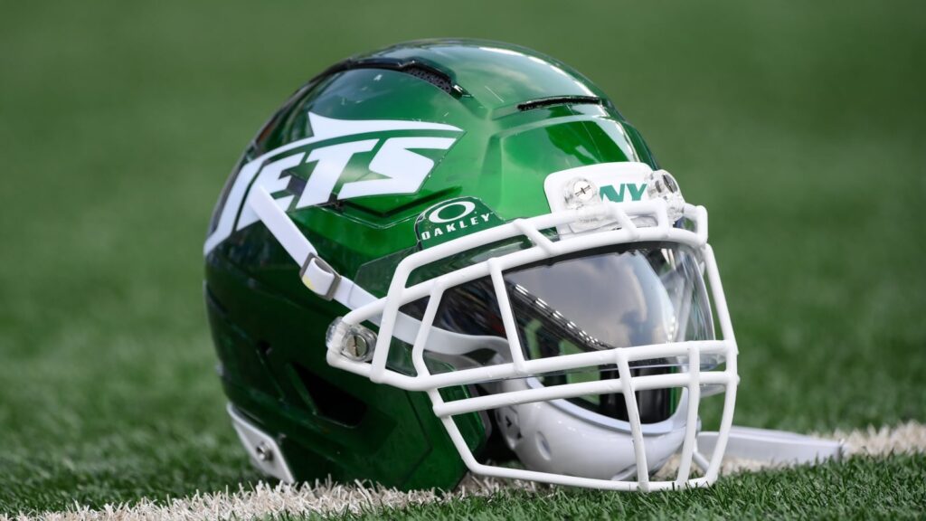 New York Jets Sign 27-Year-Old Former Second-Round QB - Sportsnaut