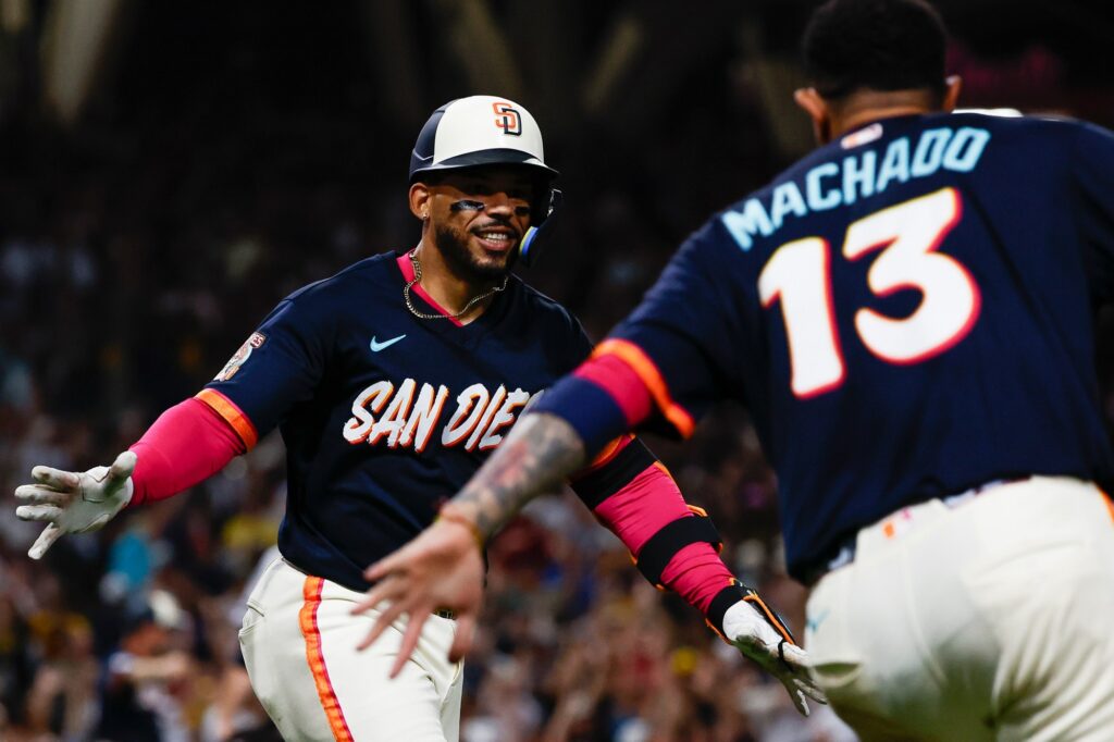Photos: Padres secure a 3-2 walkoff win against the Yankees - San Diego Union-Tribune