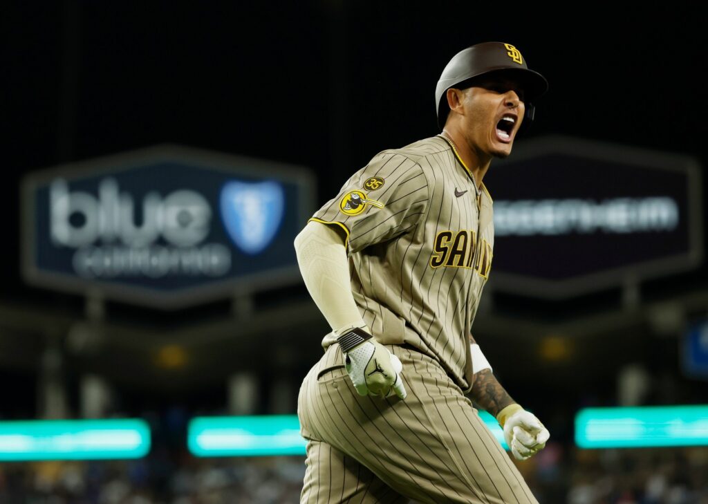 Padres beat Dodgers to move a win away from postseason - San Diego Union-Tribune