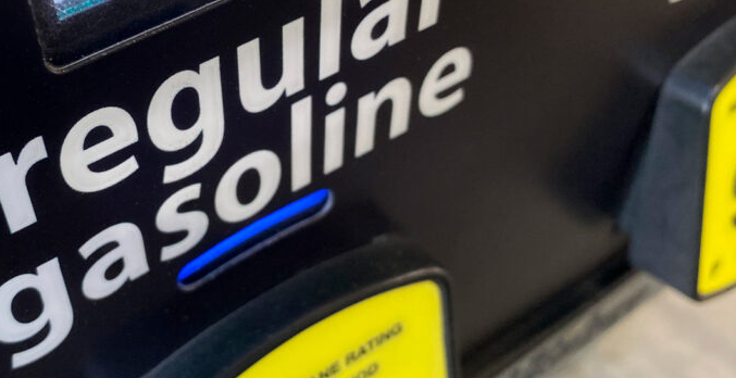AAA: National gas price climbs 16 cents in a week to $4.43 a gallon - WRNJ Radio