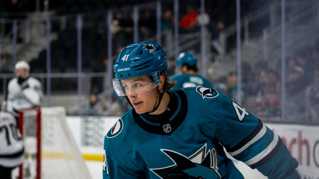 Stenberg, Warsofsky on How Top Sharks' Prospect Has Improved Throughout Training Camp - San Jose Hockey Now