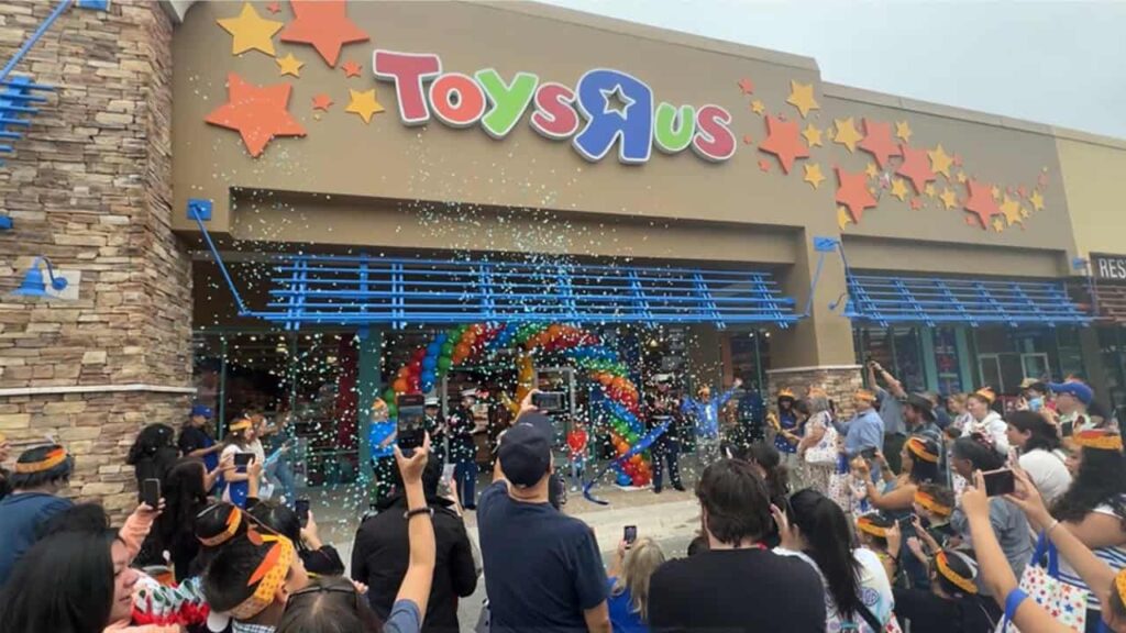 Toys"R"Us plans major US comeback with 120 new shops - geekspin