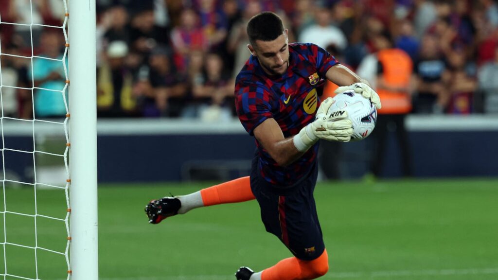 Why isn’t Joan García playing for Barcelona against Sevilla today in LaLiga? - Diario AS