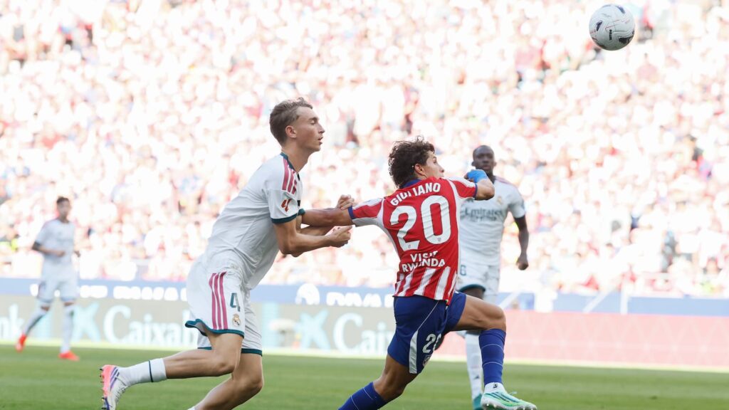 Why was Dean Huijsen’s yellow card changed to red in the Madrid derby? - Diario AS