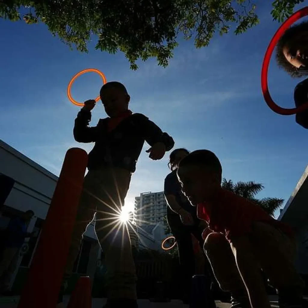 US Court Blocks Immigrant Restrictions Amid Early Education Costs - SuaraGarut.ID