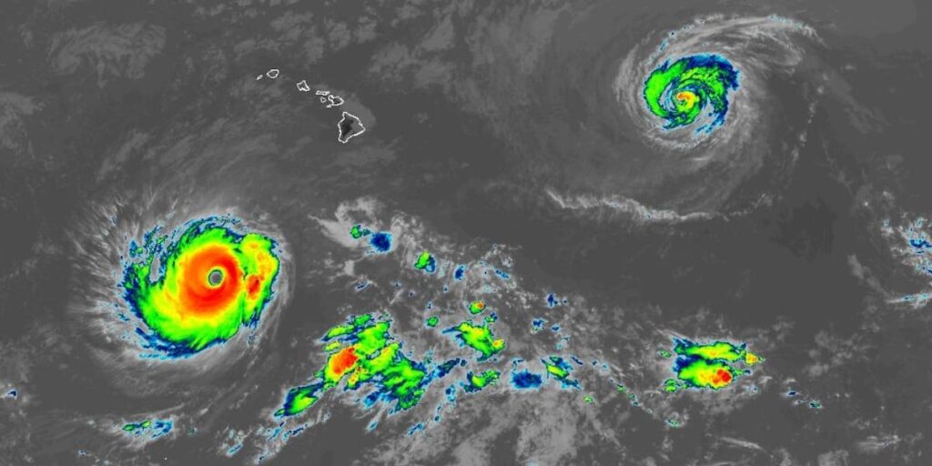 First Alert Forecast: Lowell peaked at 160 mph earlier today after eye replacement now weakening slightly back to Category 4 (155 mph winds) as of 11 pm - Hawaii News Now