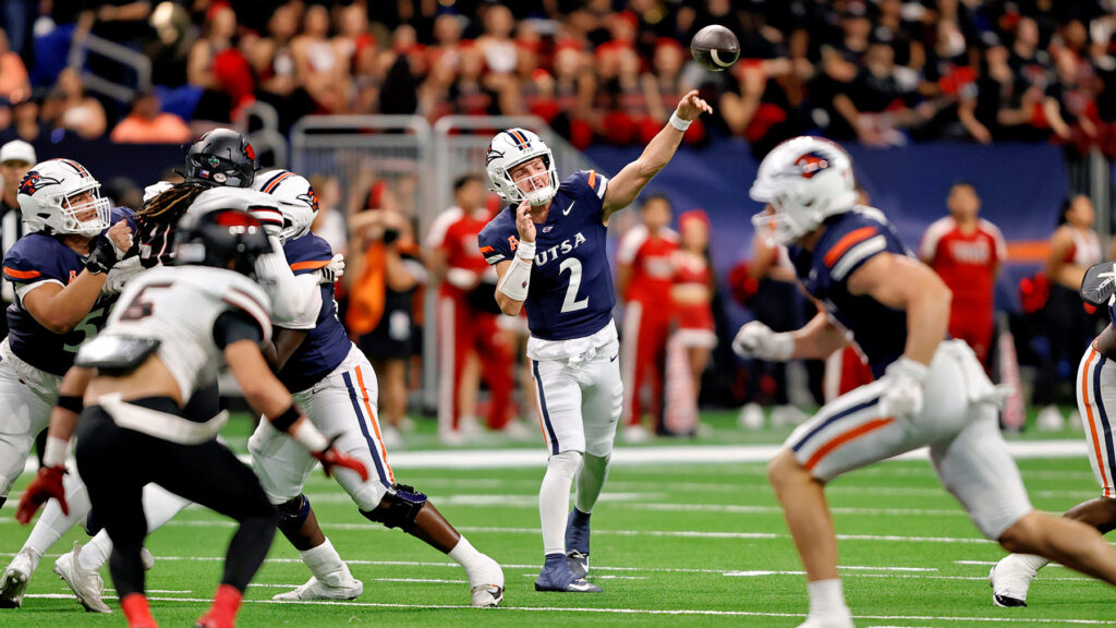 Born to throw - UTSA Athletics