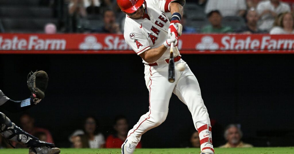 Angels end 7-game slide with 10-1 win over sloppy Yankees - CBS News