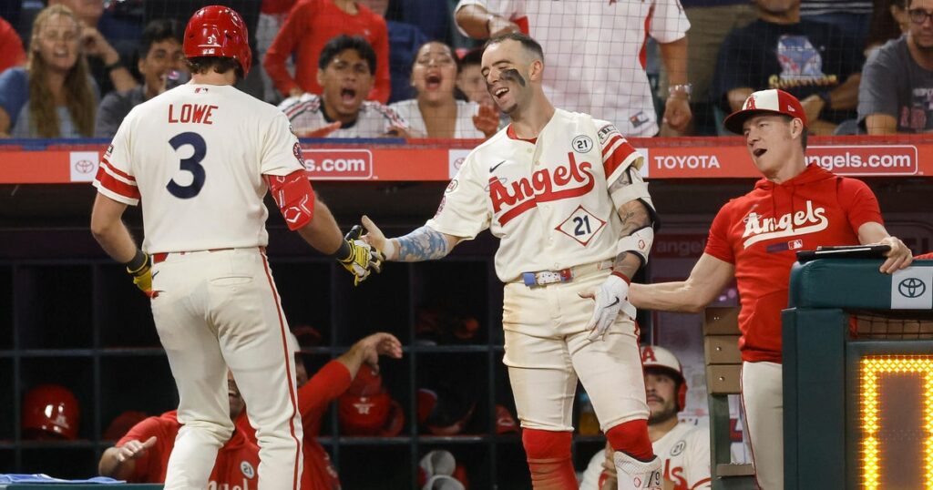 Ryan Johnson and Josh Lowe deliver for Angels in 2-1 win that clinches losing season for Mariners - CBS News