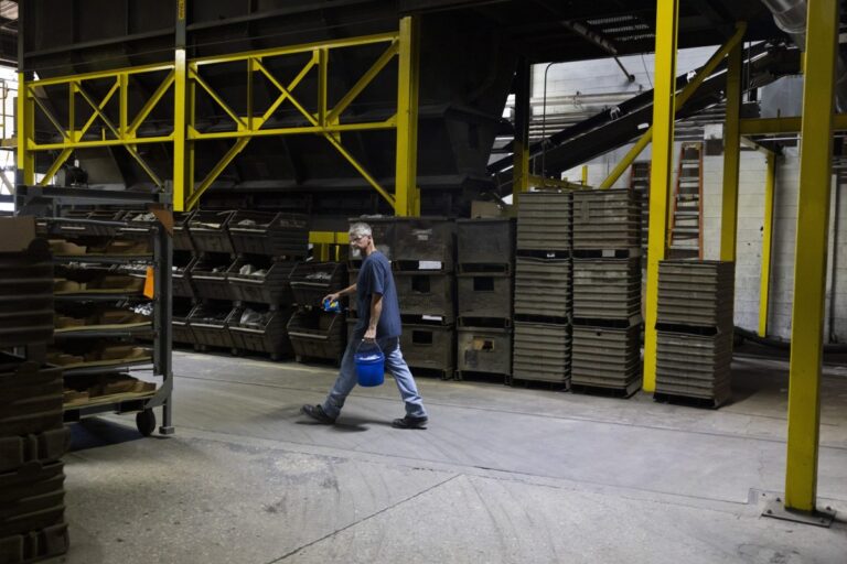 Report: Wisconsin wages reach record high, but job growth stalls - Wisconsin Watch