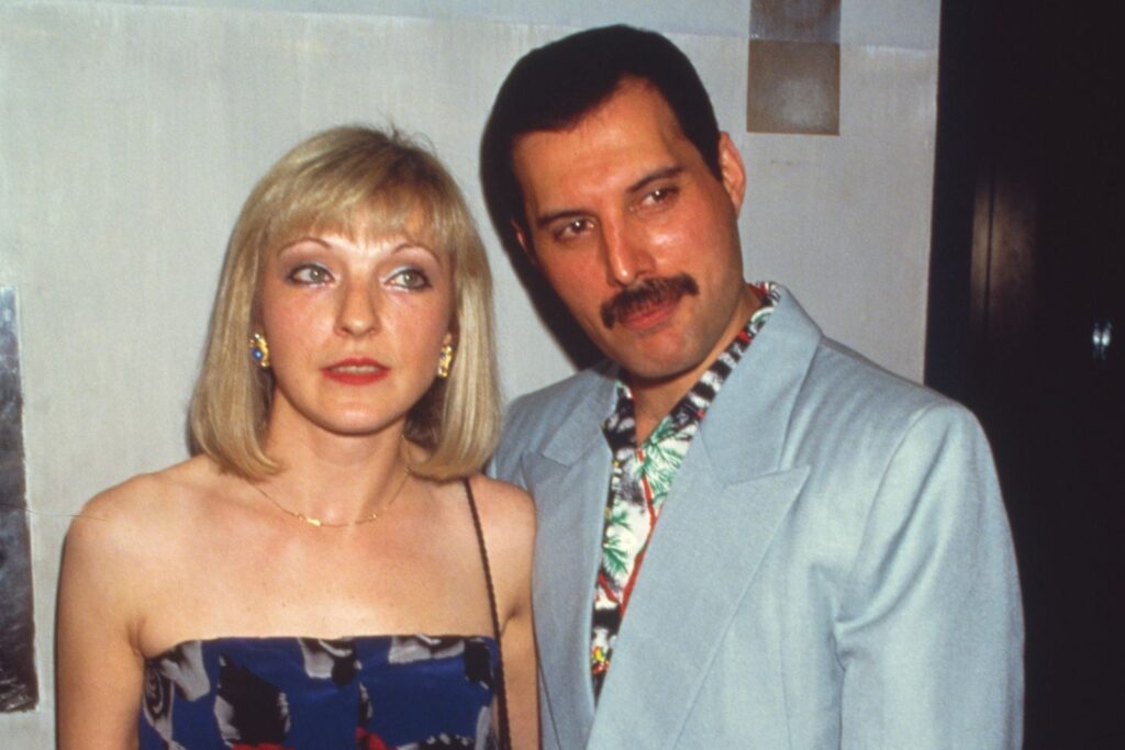The Moment Mary Austin Knew Queen’s Freddie Mercury Was Gay - DRGNews