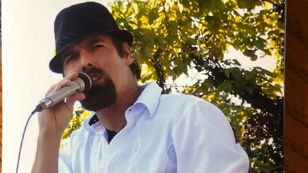 Country singer Brian 'Nashville' Duckworth, voice behind family band Taylor Made, dies at 56 - Fox News