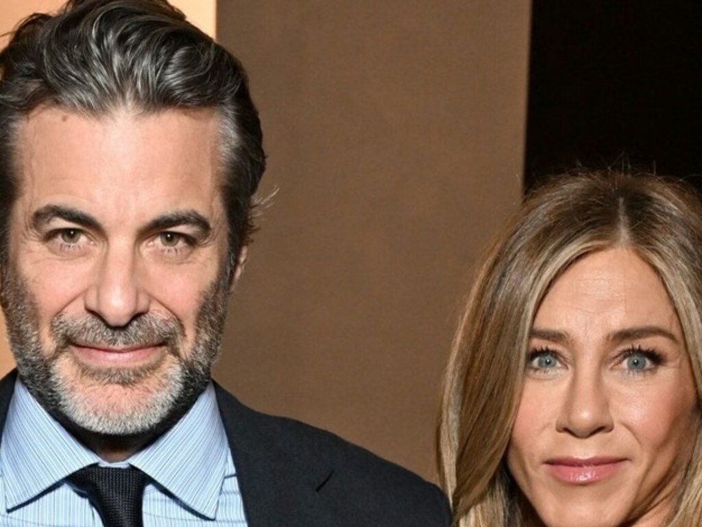 Jennifer Aniston’s boyfriend Jim Curtis pulls $2m home from market - realestate.com.au