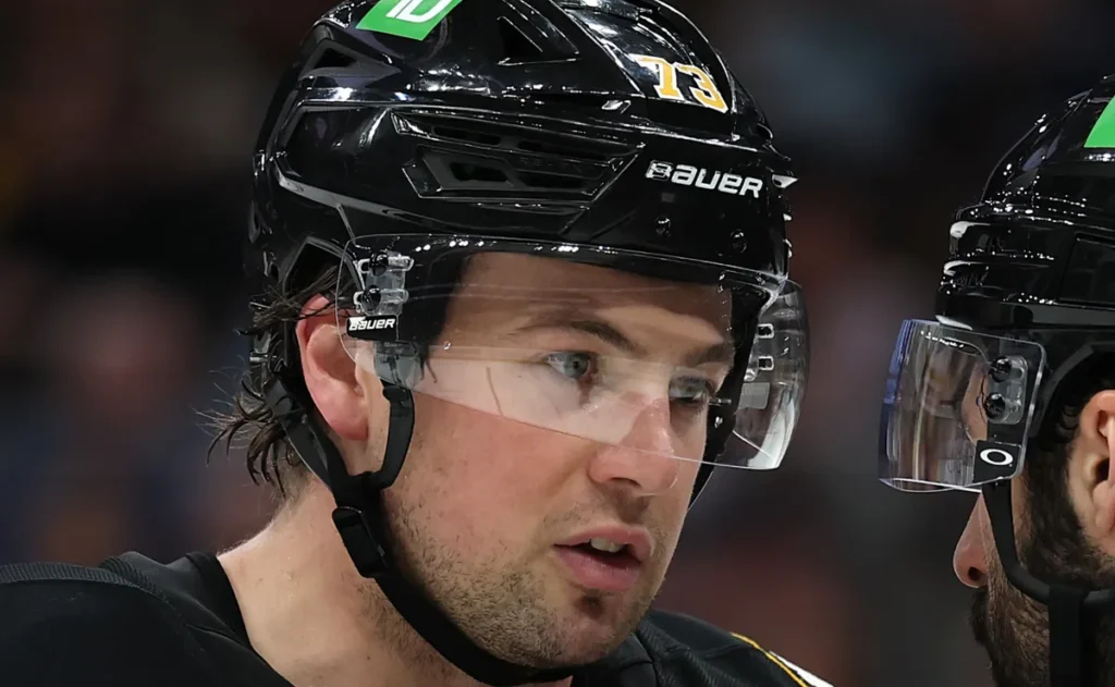 Why isn’t Charlie McAvoy playing today for Bruins vs NY Rangers in 2026-27 NHL opening night? - bolavip.com
