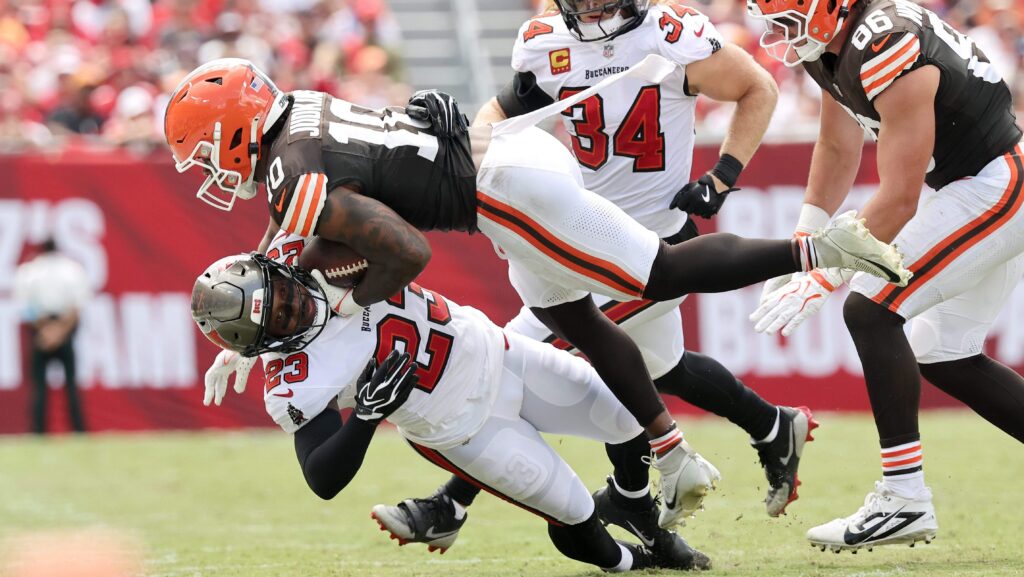 Why is Buccaneers-Browns Game Delayed? What Time Will TB-CLE Start Again? - heavy.com