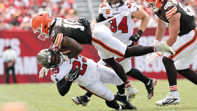 Why is Buccaneers-Browns Game Delayed? What Time Will TB-CLE Start Again? - heavy.com