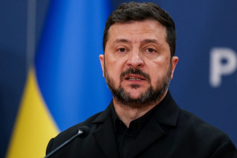 Ukraine's Zelenskyy accuses Russia of 'demonstrative strikes' on Kiev airports amid US envoys' visit - TRT World