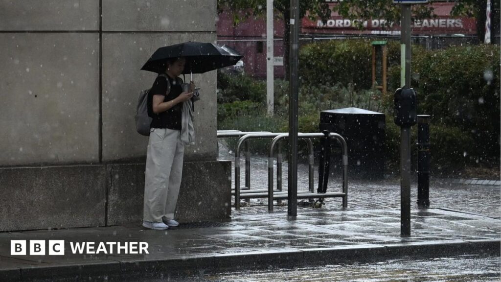 UK weather: Cooler temperatures with wind and rain this week - BBC