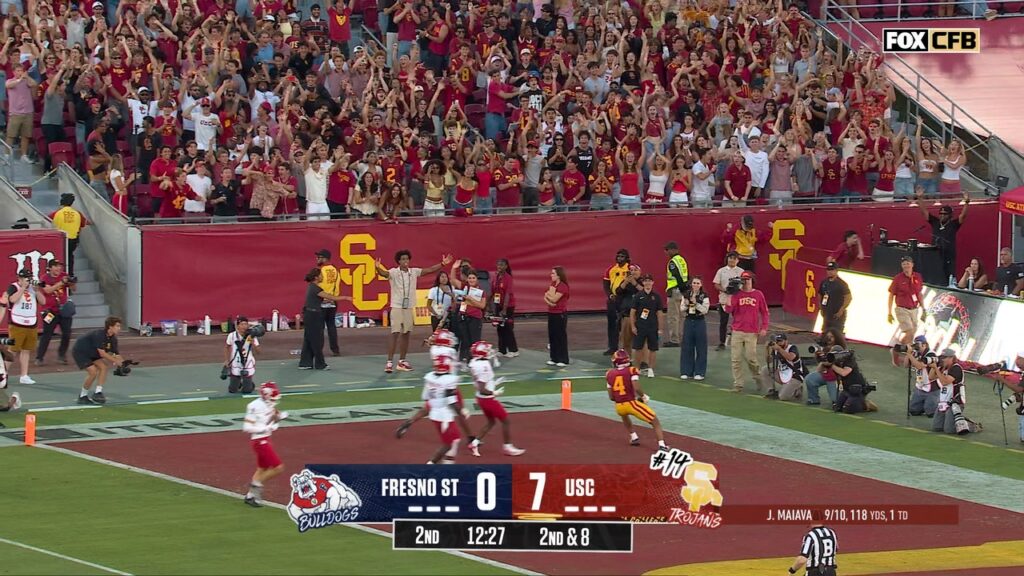 Jayden Maiava finds Trent Mosley for 68-yard TD, extending USC's lead over Fresno State - FOX Sports