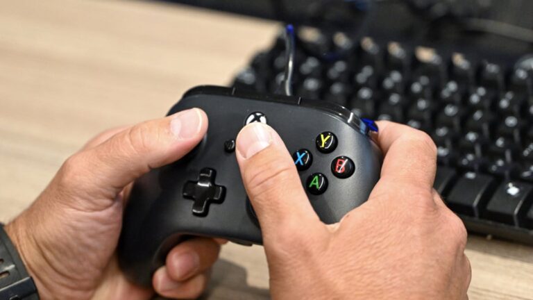 Modders discover way to play PS5 games on Xbox consoles - mashable.com