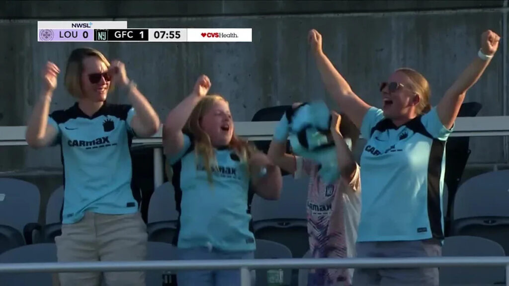 Guro Reiten with a Spectacular Goal vs. Racing Louisville FC - Yahoo Sports