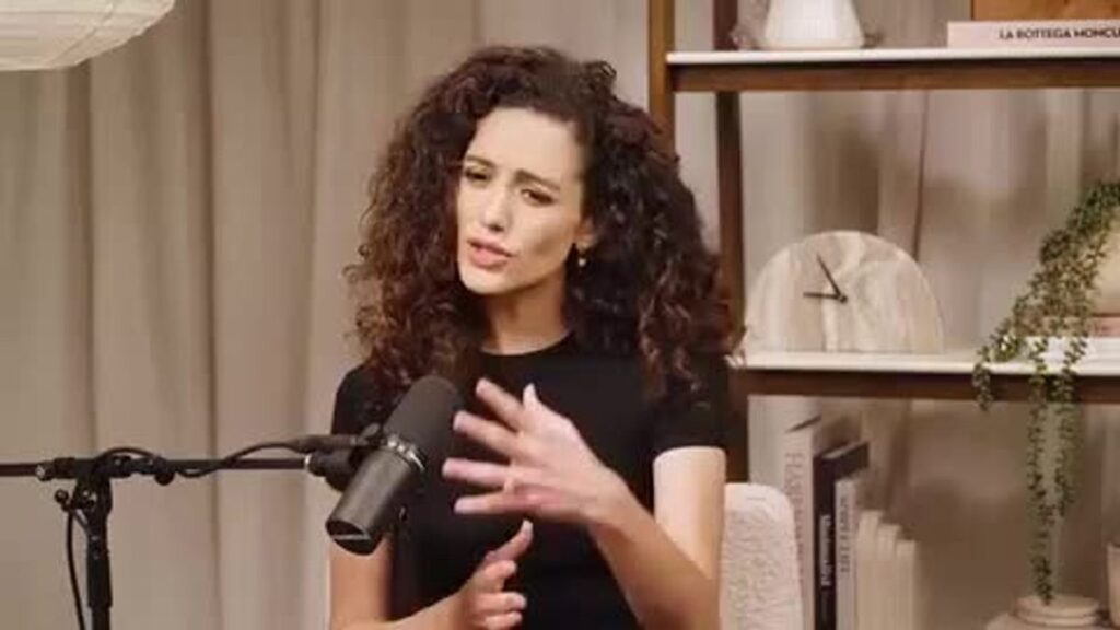 TV Star Reveals How Nude Scenes Destroyed Her Dating Life - Yahoo
