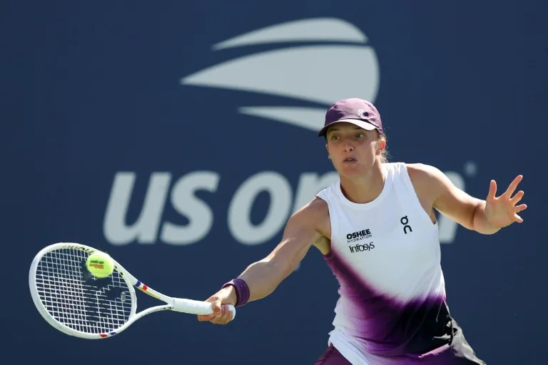 Swiatek into US Open fourth round in tight two-setter - Yahoo Sports UK