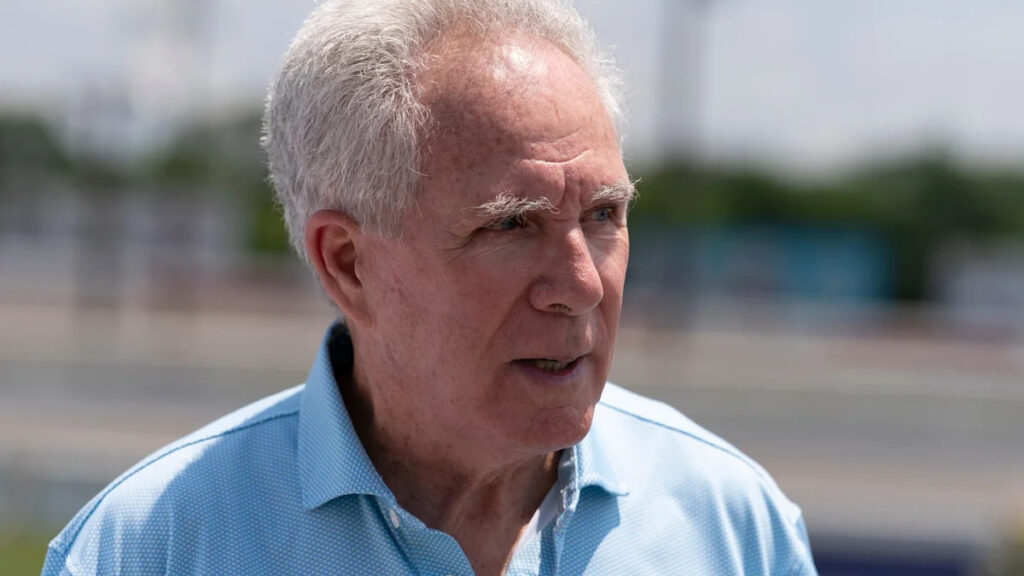 NASCAR Hall of Famer Darrell Waltrip steps back from public life for serious health concerns - Yahoo Sports
