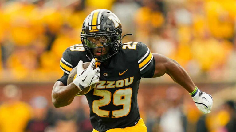 Missouri football news: Ahmad Hardy gets unfortunate injury timeline from scary gun shot incident - Yahoo Sports