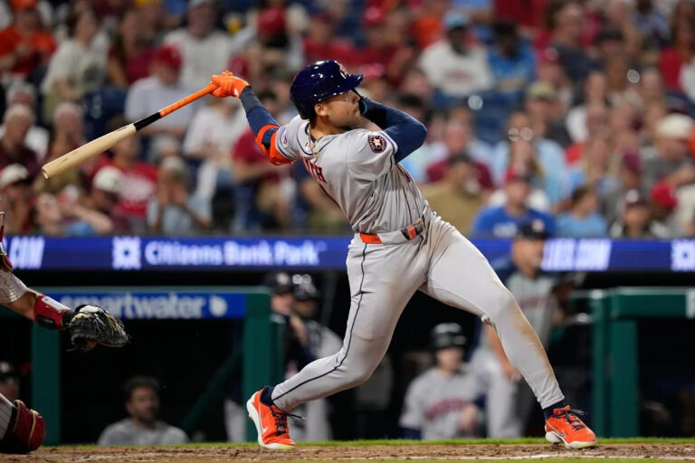 Walker, Smith, Varsho homers power Astros to 6-5 win over the Phillies - Yahoo Sports Canada