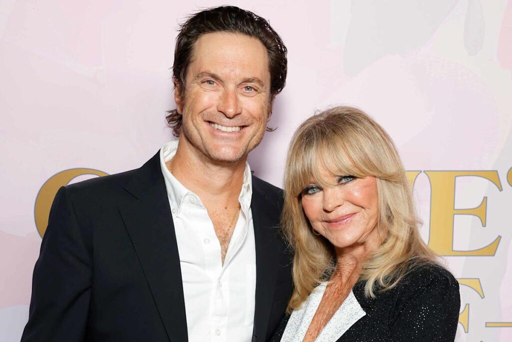 Oliver Hudson says he wrestles with ‘comparison’ to ‘icon’ mother Goldie Hawn - Yahoo News UK