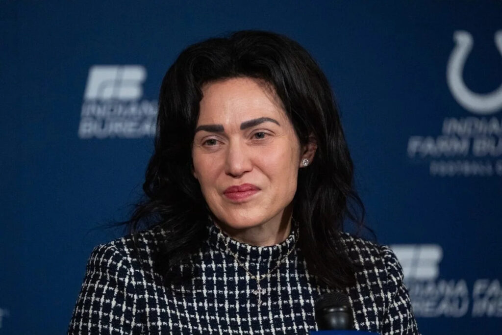 Viral Clip Shows Colts Owner Carlie Irsay-Gordon Deeply Involved With Her Team - Yahoo Sports