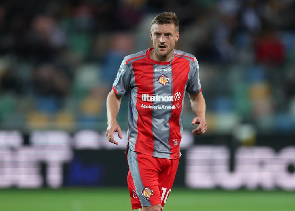 Burnley announce signing of former Leicester City striker Jamie Vardy - Yahoo Sports Canada