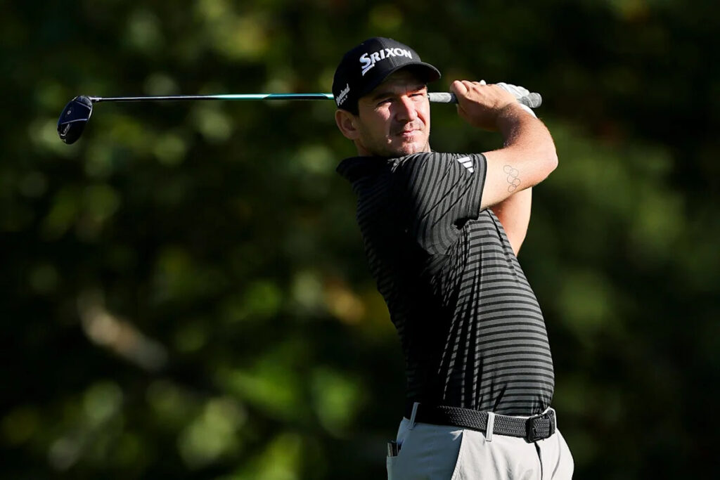 Alejandro Tosti responds after his caddie quits mid-round on day one of the Biltmore Championship - Yahoo Sports
