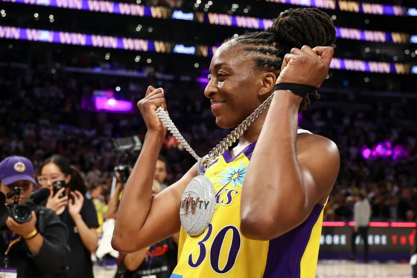 Sparks star Nneka Ogwumike 'grateful' for her 15-year career - Yahoo Sports
