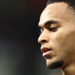 ❌ Sent off after provocation: E. Mbappé loses his head - Yahoo Sports
