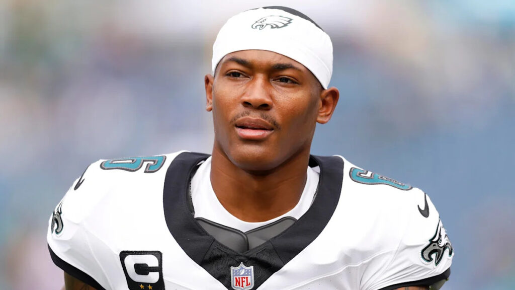 Eagles Injury Report: DeVonta Smith misses practice, Saquon Barkley limited - sports.yahoo.com