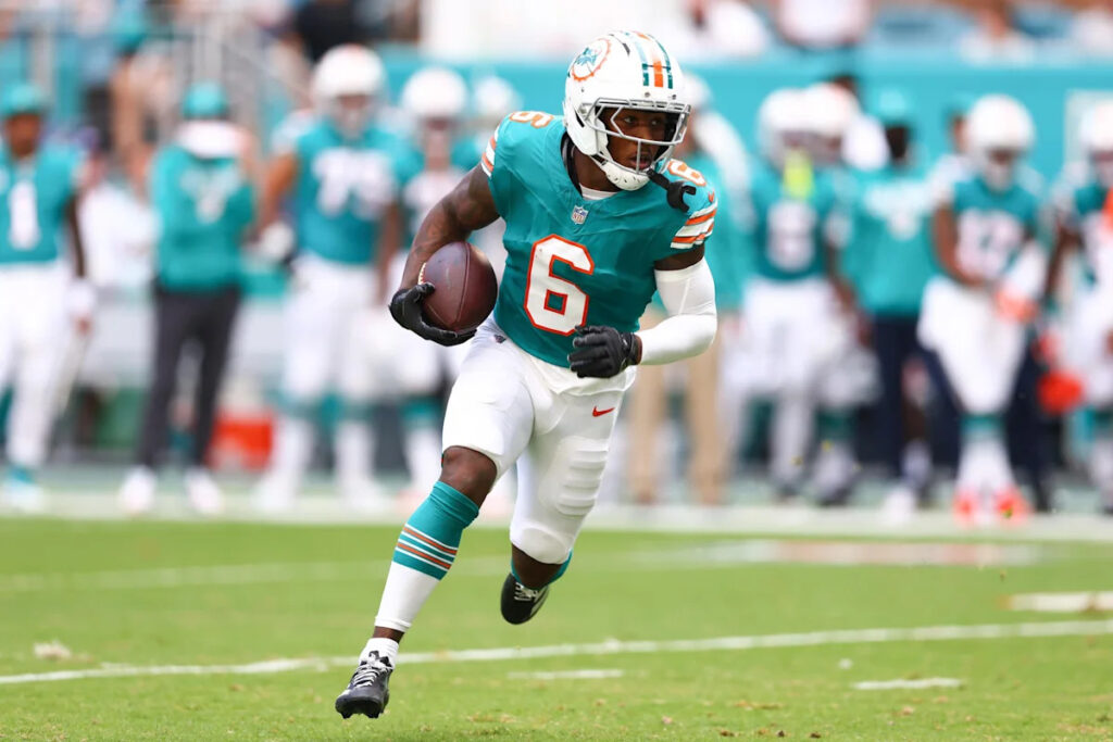 Be prepared for today’s Dolphins vs. Raiders game with an updated roster - Yahoo Sports