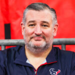 Ted Cruz ruthlessly booed on College GameDay while promoting Protect College Sports Act - Yahoo Sports