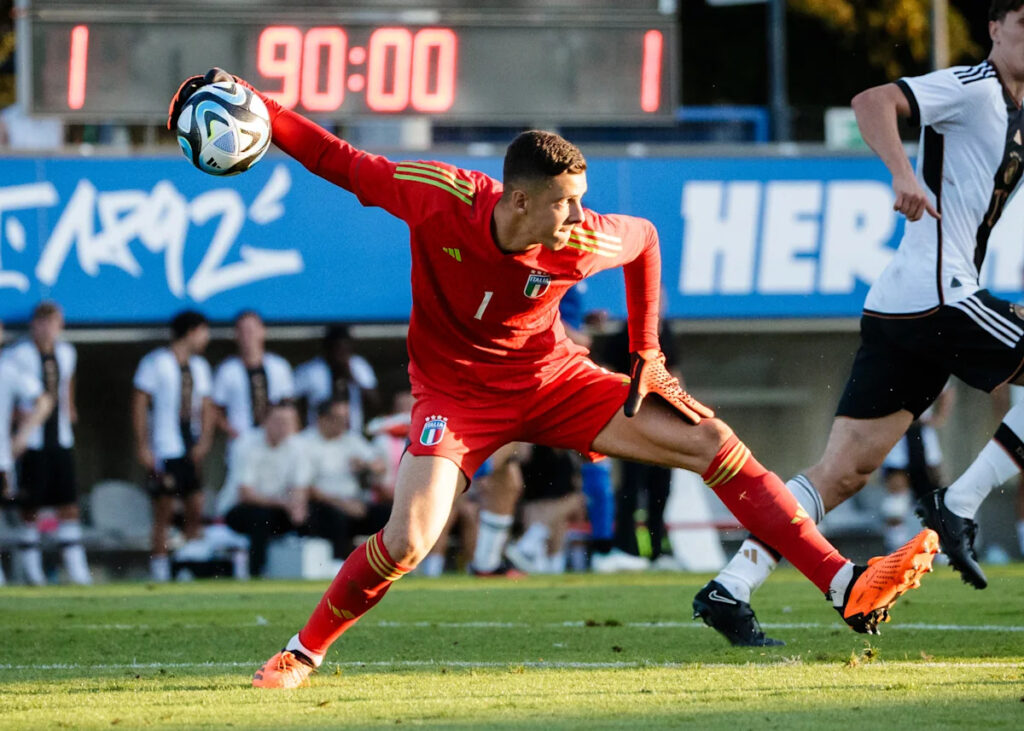 Juventus to Continue to Dabble in Goalkeepers’ Market - Yahoo Sports
